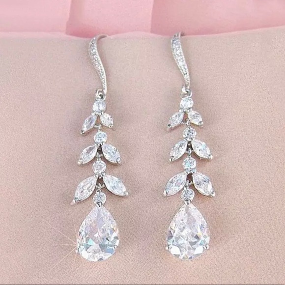 Leaf and Water Drop Shaped Dangle Earrings - Picture 2 of 4